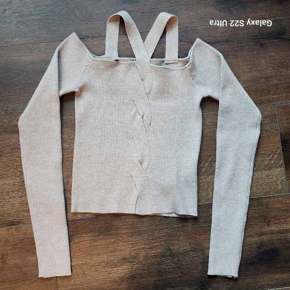 Crop Sweater - Picture 3 of 8